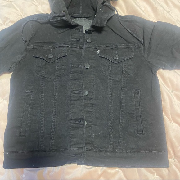 Levi’s Strauss & CO Black Denim Jean Jacket built in hoodie woman’s size Medium - Picture 4 of 7